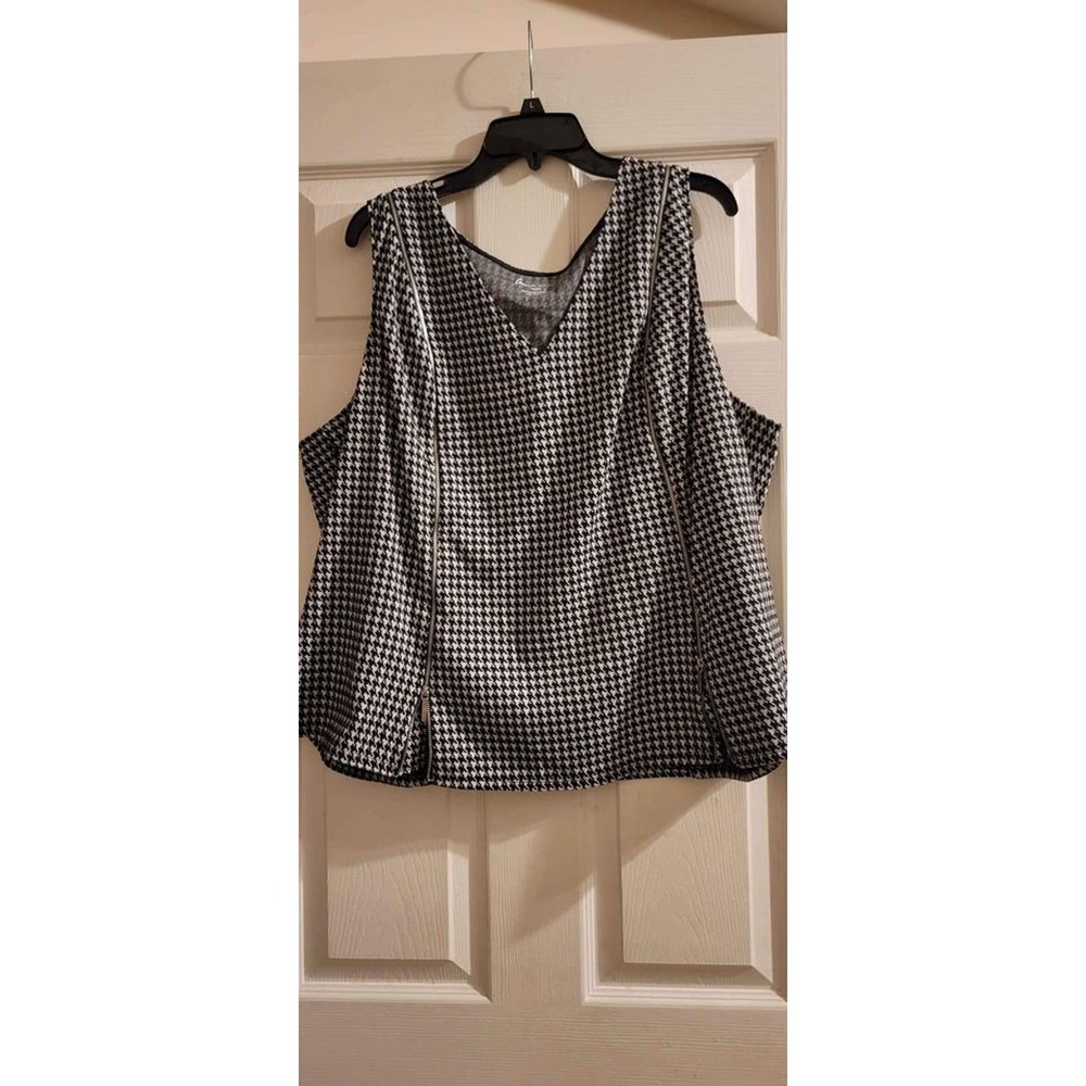 Womens cute Lane Bryant 26/28 Houndstooth sleeveless top